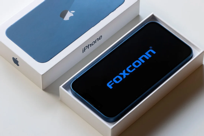 Foxconn tăng lương, thưởng cho công nhân sản xuất iPhone