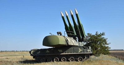 Cận cảnh tổ hợp tên lửa Buk-M1 của Ukraine bị UAV Nga tập kích
