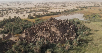 Những pháo đài cổ bí ẩn trong lòng sa mạc lớn nhất thế giới