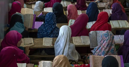 Gần 80 nữ sinh ở Afghanistan nghi bị đầu độc