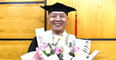 Cụ ông 78 tuổi tốt nghiệp bằng giỏi ĐH Luật Hà Nội