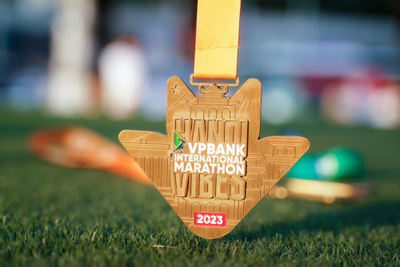 Áo đấu và huy chương giải chạy VPIM 2023 ‘đốn tim’ cộng đồng runner