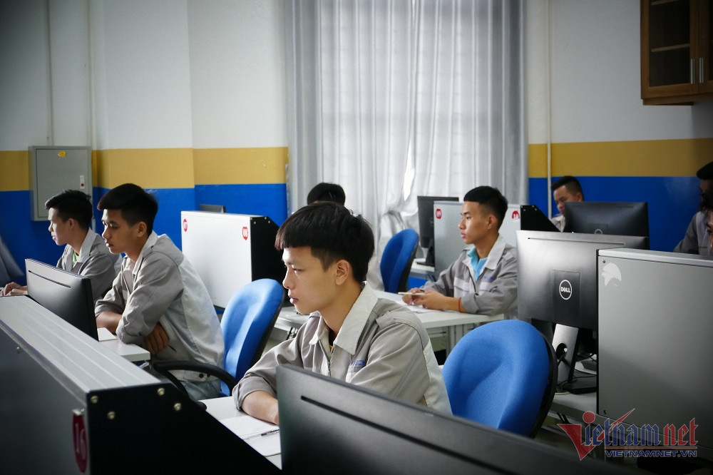 W-dao-tao-nghe-1.jpg