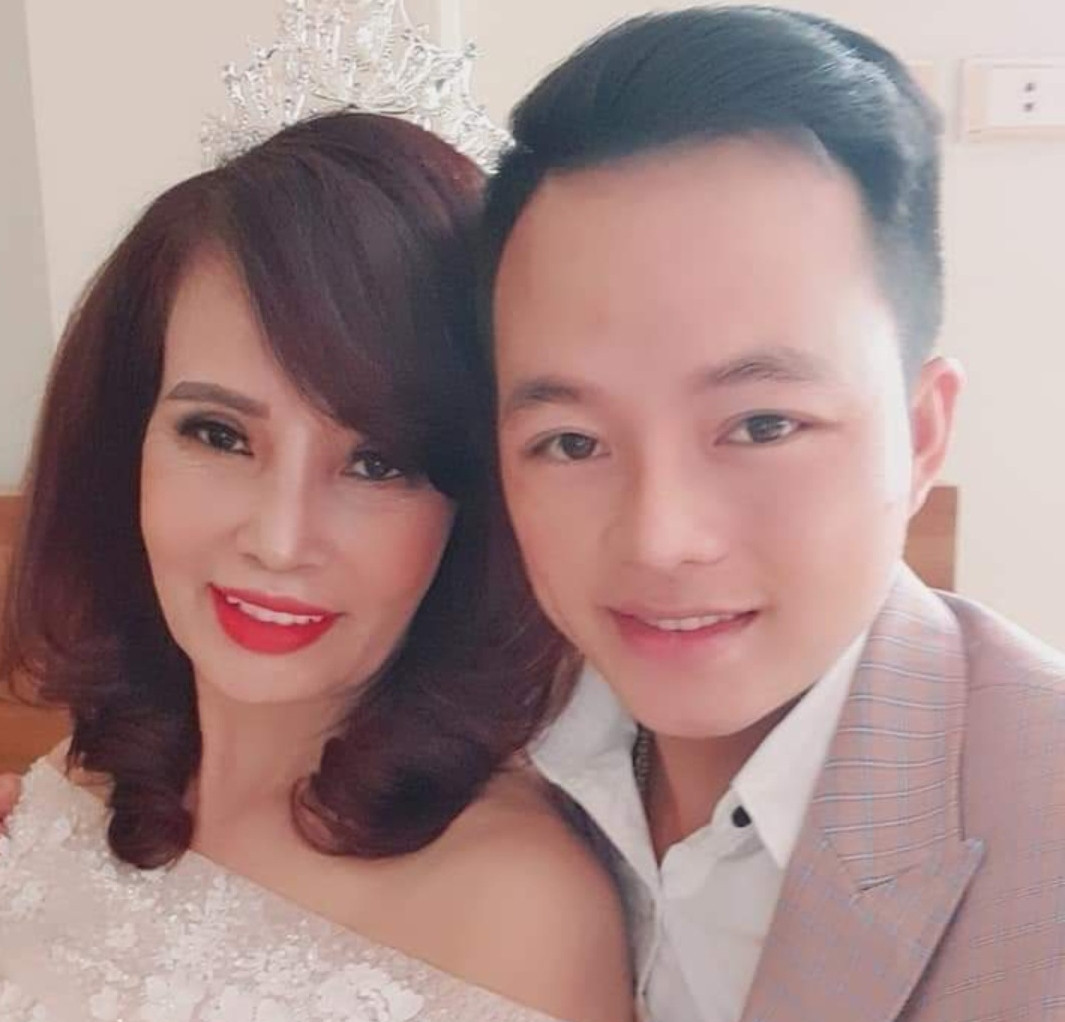 anh 6 vo chong thu sao.jpg