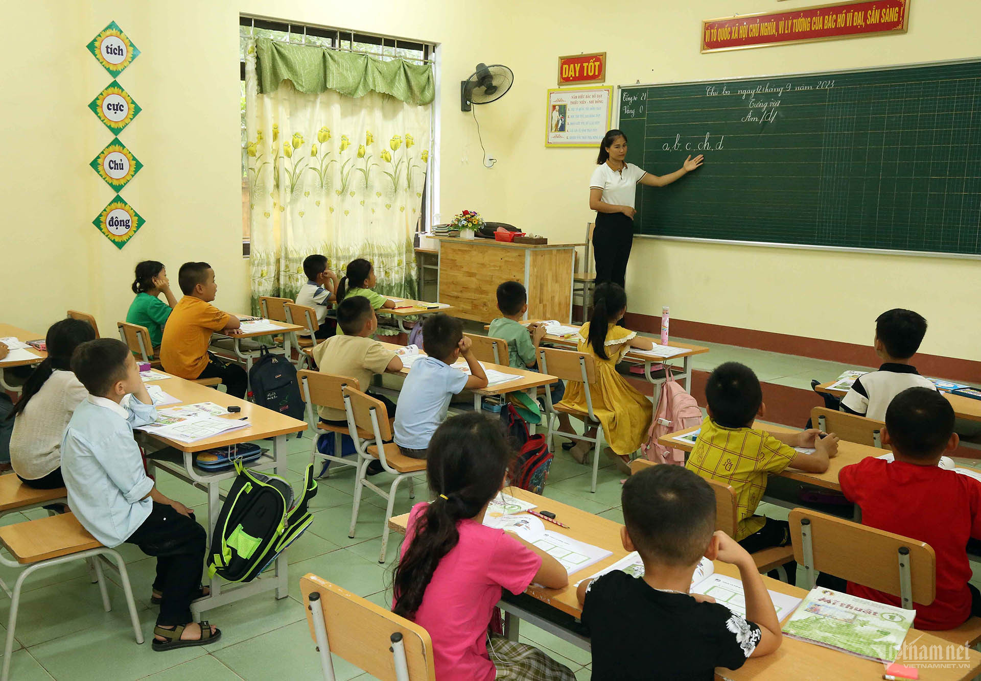 W-a1-vi-thi-phung-tieu-hoc-lien-minh-xa-lien-minh-1.jpg