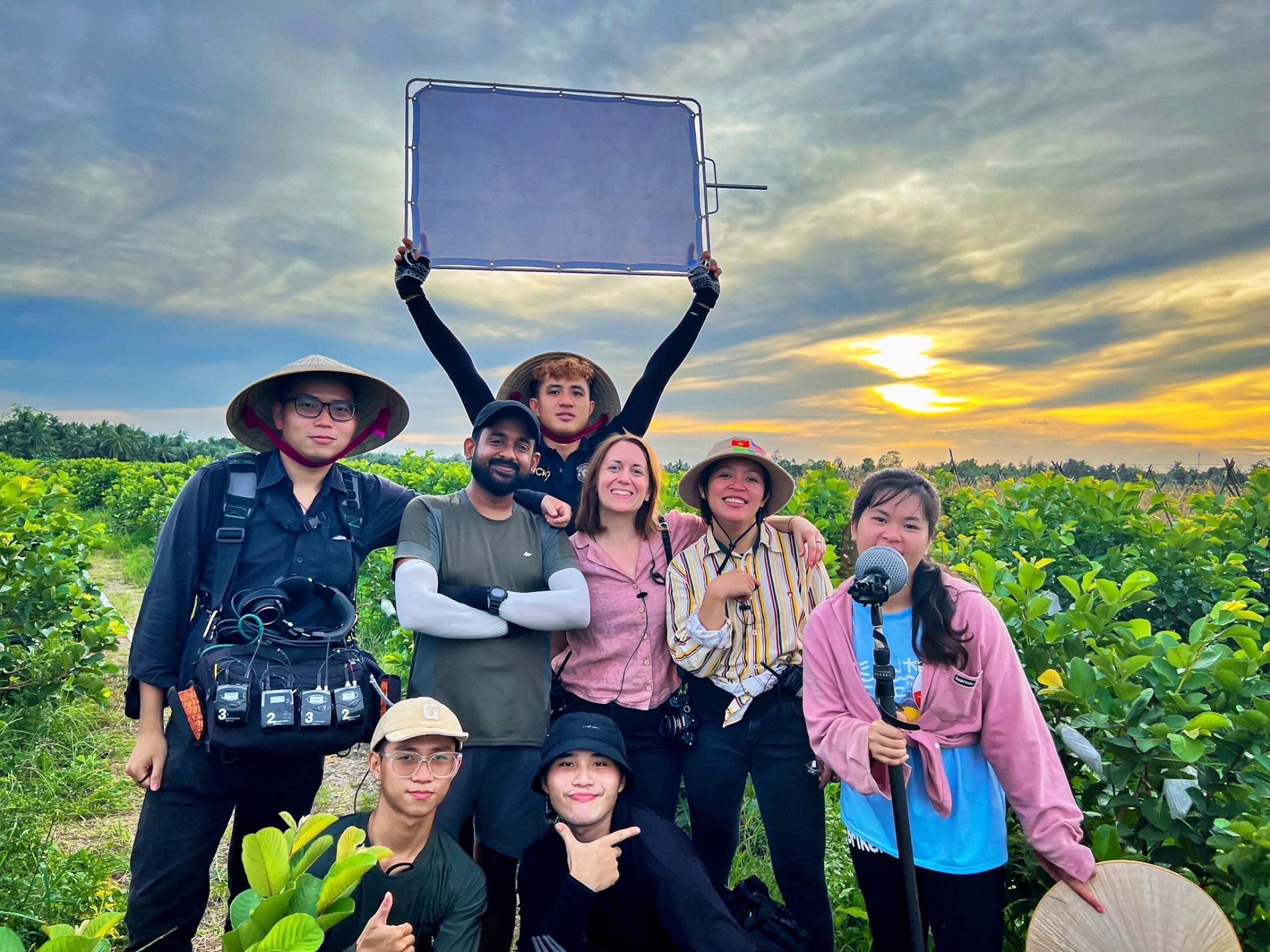 anh 20 sau tivi va vit bim bim.jpg