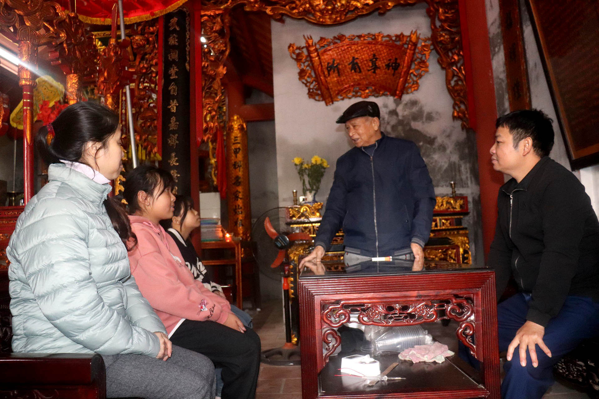 Họ Vũ Quan Tử
.jpg