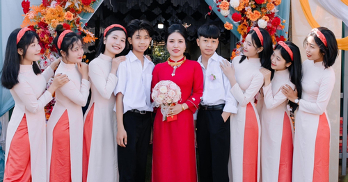 Vợ chồng ở Đắk Lắk có 6 con gái xinh như hoa xuất ngoại làm điều cảm động