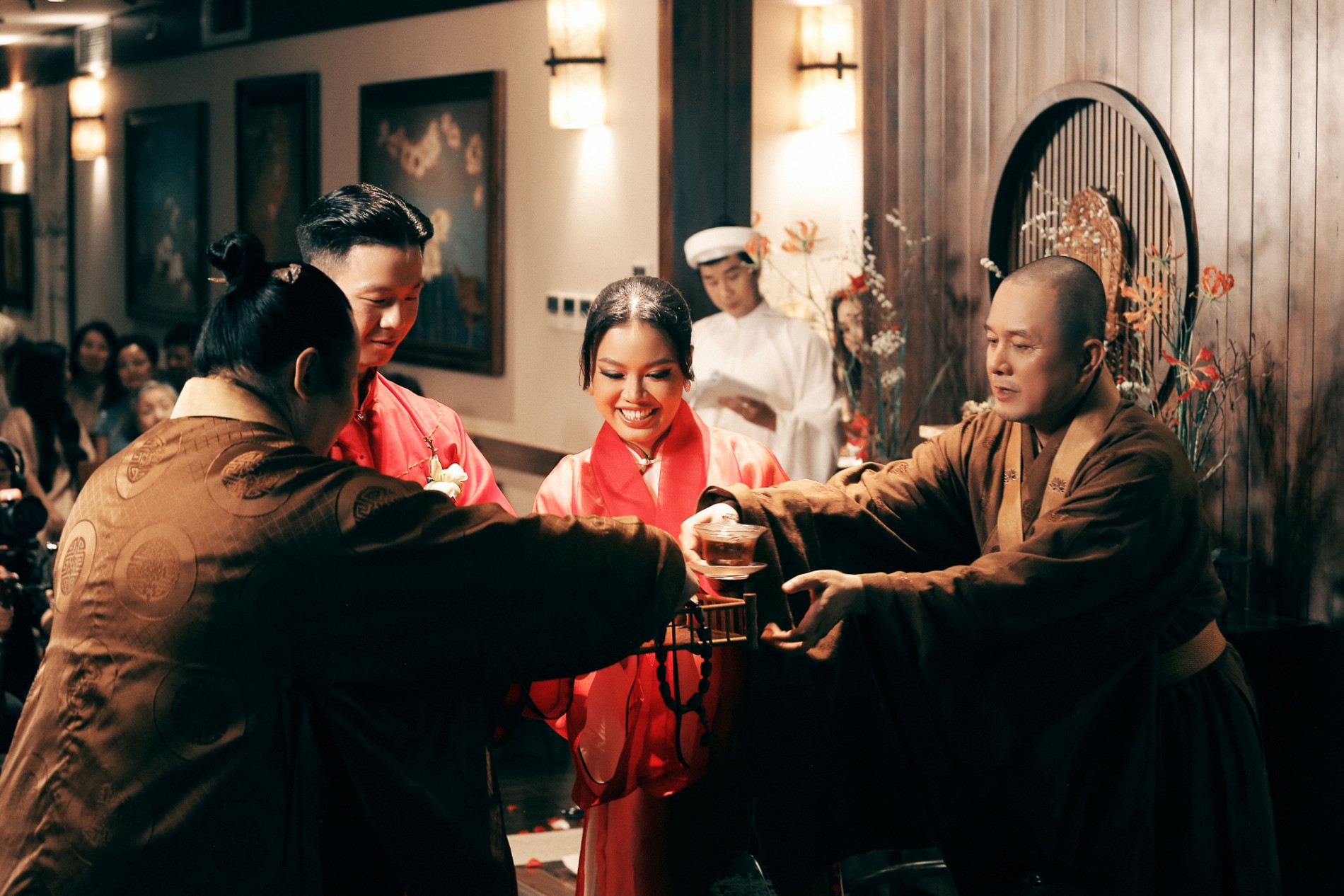 anh 2 le hang thuan mika.jpg