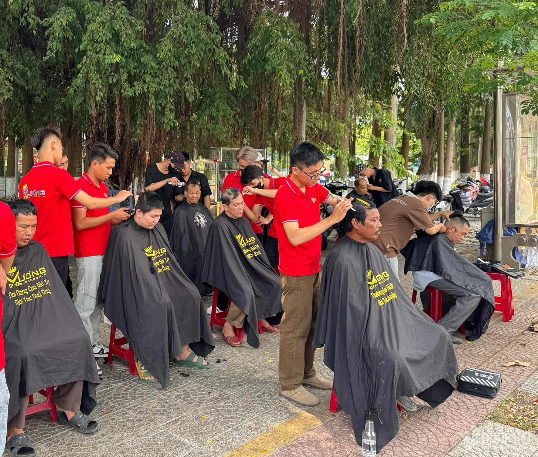 W-cắt tóc miễn phí_5.jpg