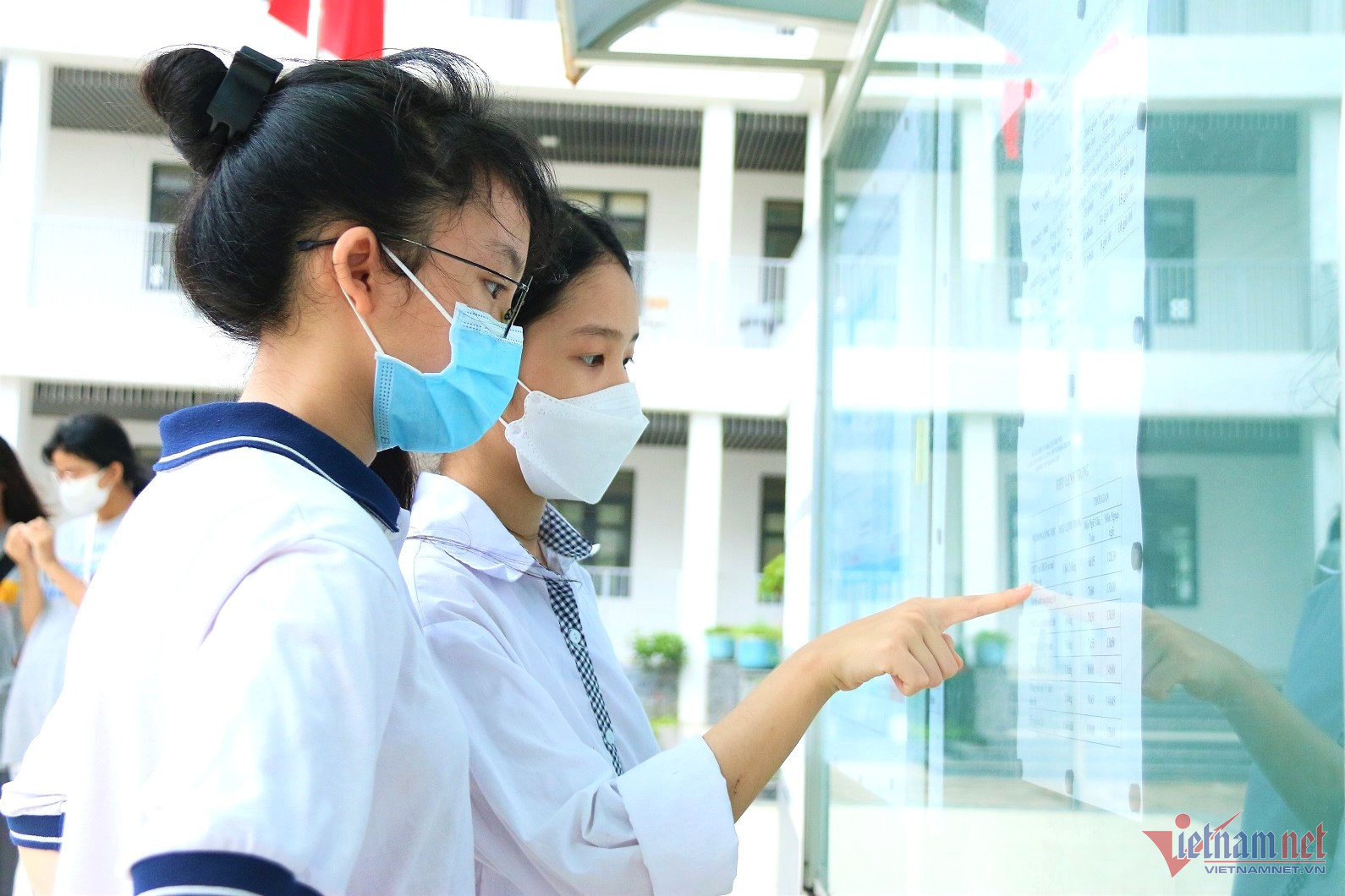 w thi lop 10 ha noi 9c 1007.jpg