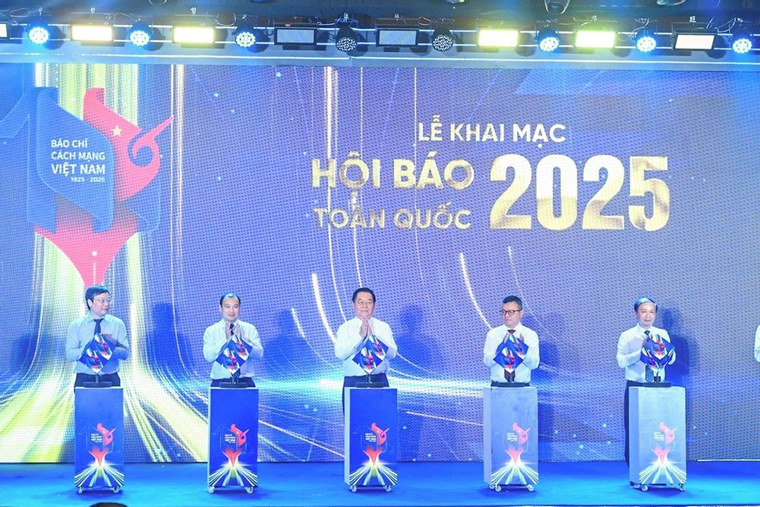 Báo chí Việt Nam: Đổi mới vì sự nghiệp xây dựng và bảo vệ Tổ quốc