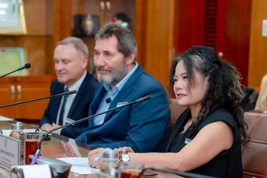 Thách thức điều trị vết thương ở người có bệnh nền