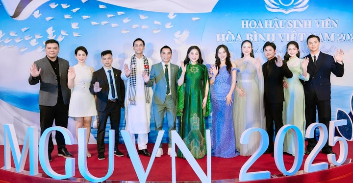 Vũ Linh được giao vị trí giám khảo nhiều cuộc thi nhan sắc.