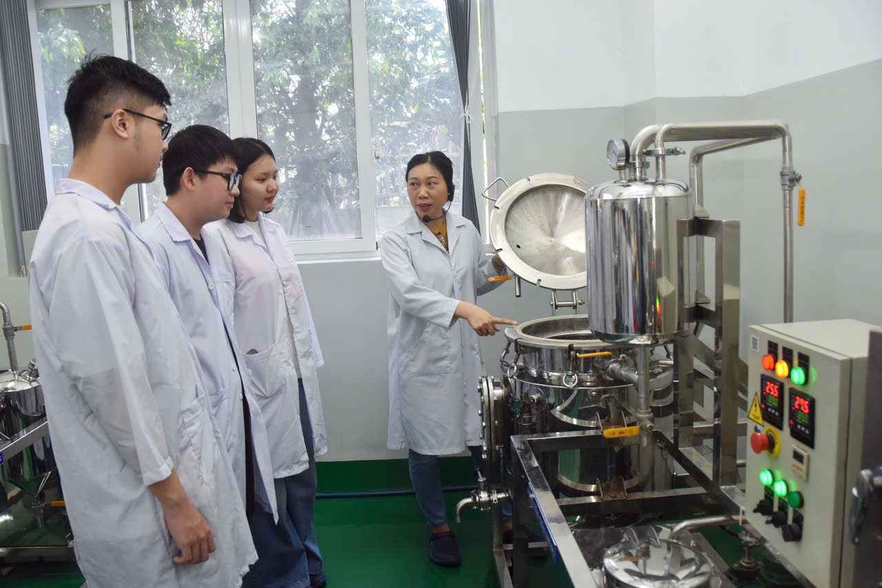 Sắp xếp lại hệ thống đại học là tất yếu - Ảnh 1.