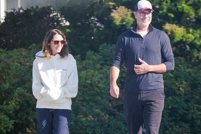 Cuộc sống hiện tại của nam CEO bị tóm sống ngoại tình đồng nghiệp ở concert