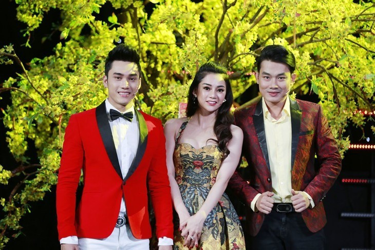 ca-si-ngoc-son-bolero-anh-dao-va.jpg