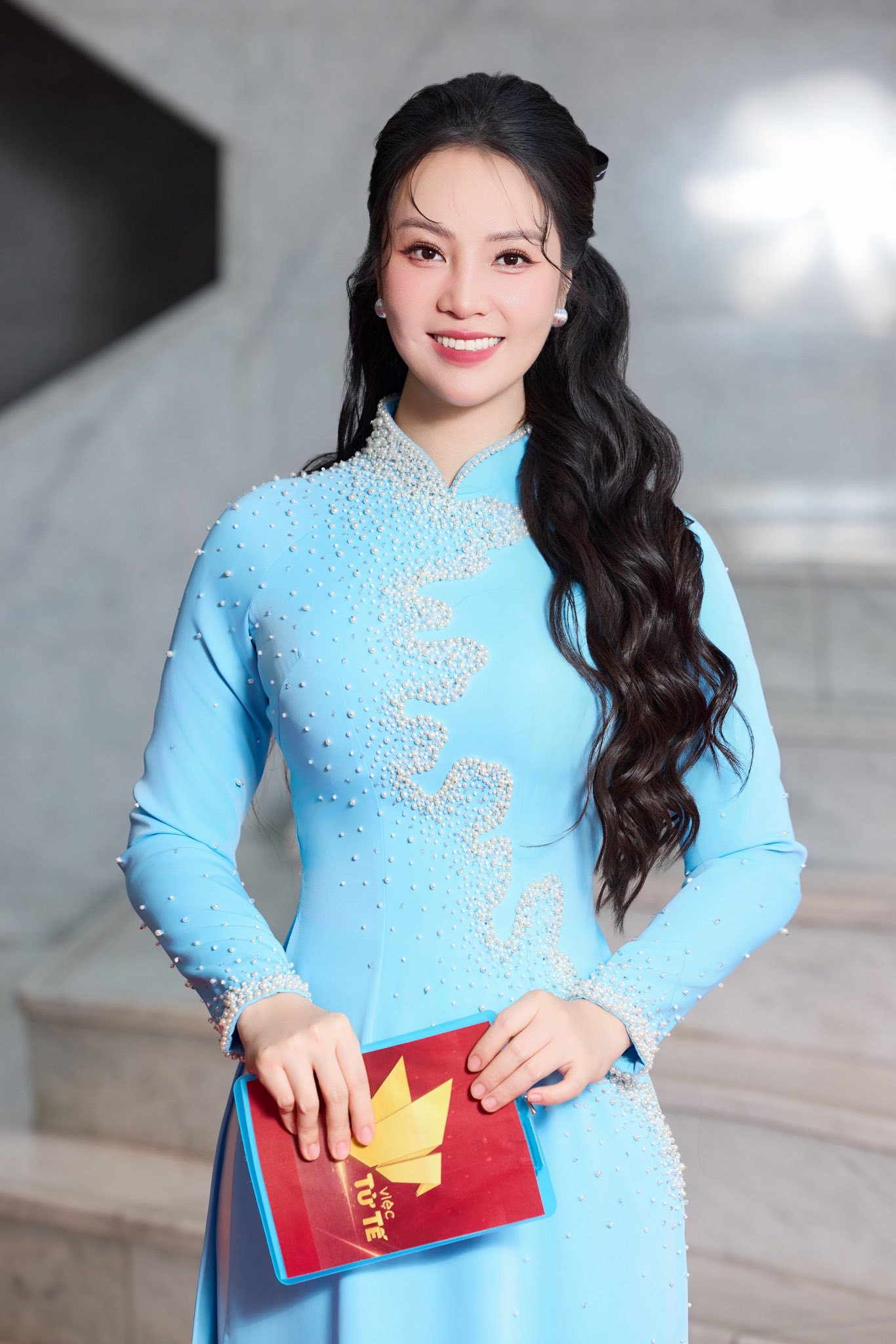 BTV 'Chuyển động 24h' diện đồ trên truyền hình và đời thực khác nhau ra sao? - Ảnh 4.