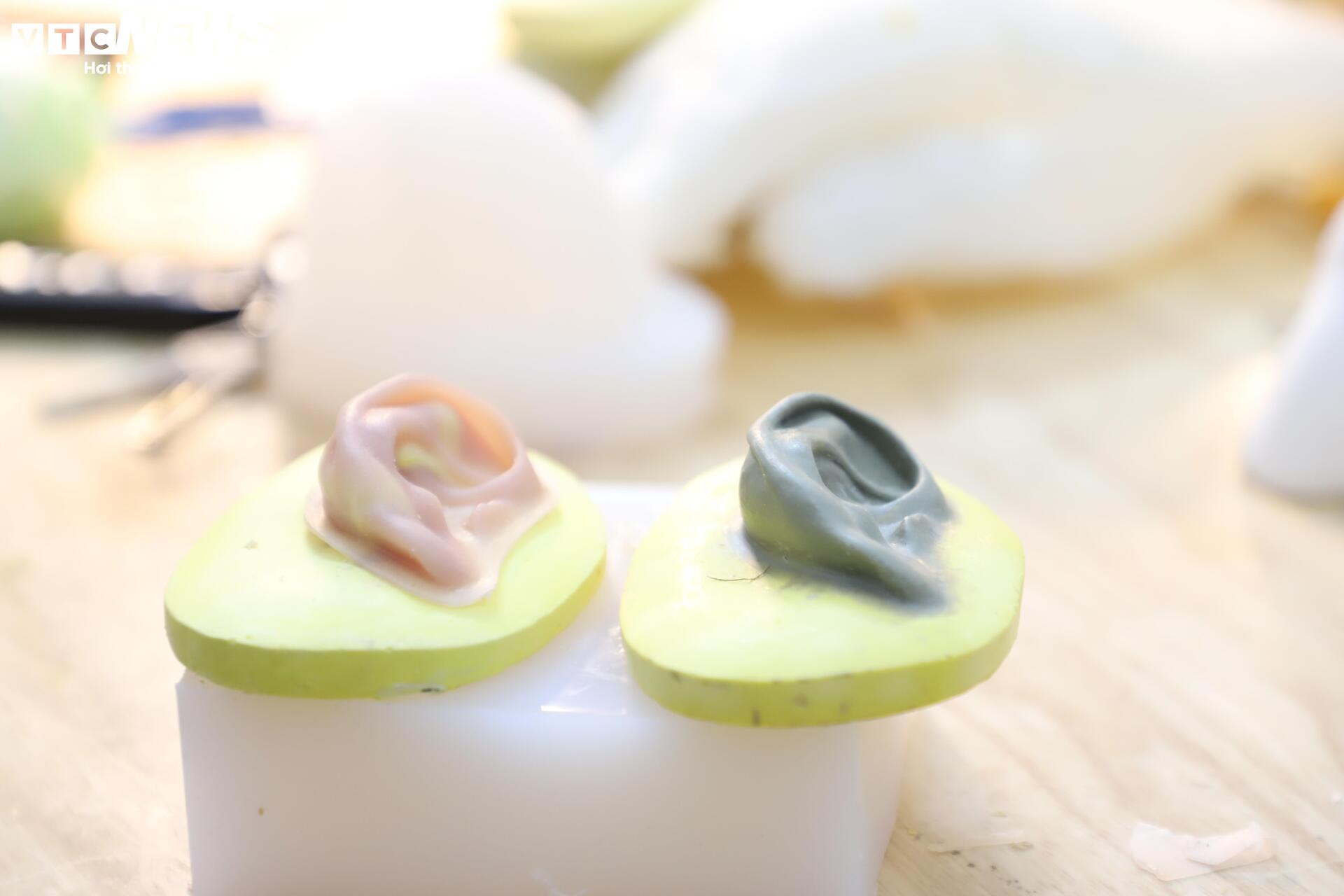 Đôi bạn Hà thành 'biến silicon thành da thịt' cho người khiếm khuyết - 5