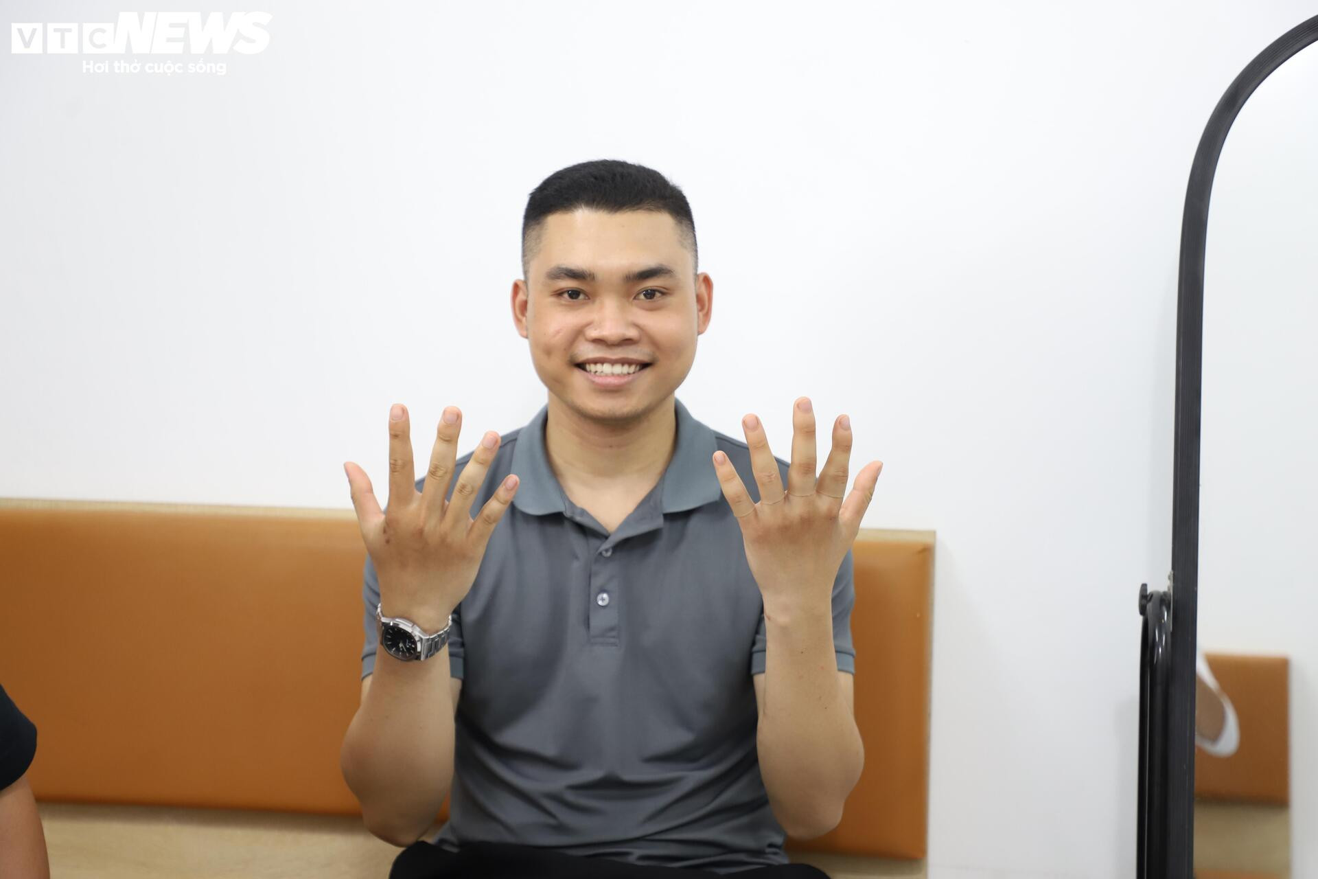 Đôi bạn Hà thành 'biến silicon thành da thịt' cho người khiếm khuyết - 12