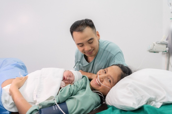 Vợ chồng H'Hen Niê đón con đầu lòng vào tháng 9/2025.