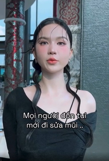 Khỏi cần ai đồn Ngọc Trinh thừa nhận nhan sắc không còn tự nhiên sửa này sửa kia ở tuổi U40