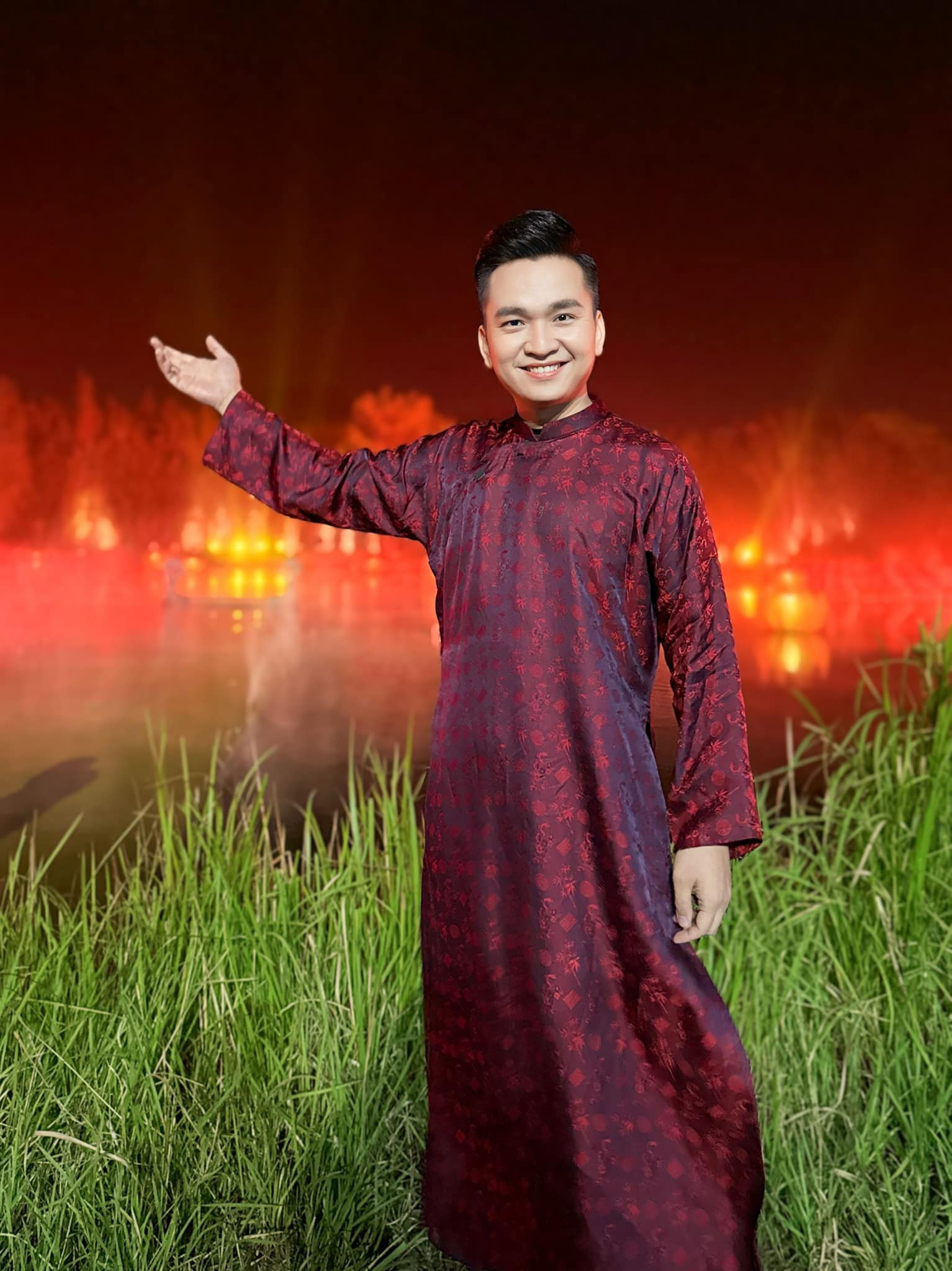 MC Hạnh Phúc 10 năm ăn chay trường, từng chiến thắng căn bệnh ung thư máu để có cuốc sống viên mãn - Ảnh 2.