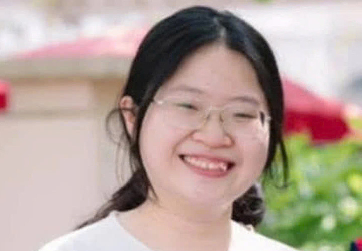 Hình ảnh nữ sinh trước khi mất tích.