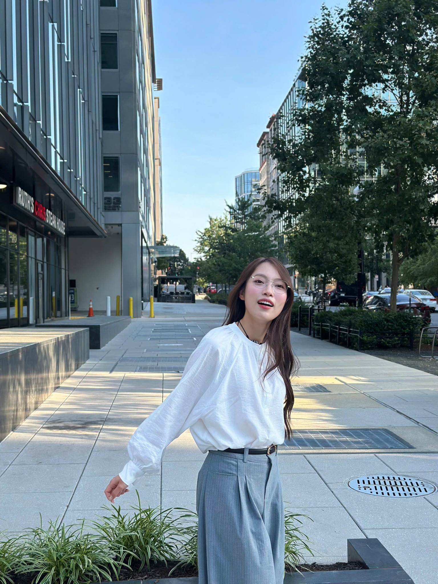 Khánh Vy 'Đường lên đỉnh Olympia' mix đồ xuống phố mùa thu đa phong cách - Ảnh 11.