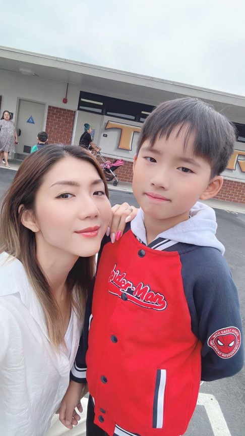 Siêu mẫu hàng đầu Vbiz: Gây chú ý với cuộc hôn nhân