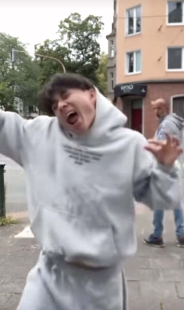 Tiktoker Phi Anh đang khiến cả MXH phẫn nộ vì hành vi phản cảm là ai