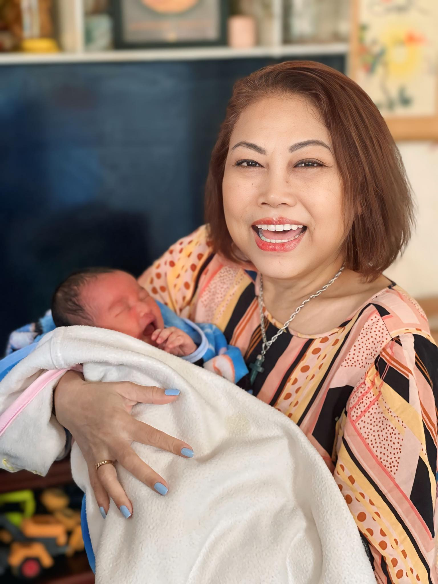 Siu Black hạnh phúc báo tin vui chào đón cháu nội ở tuổi 58 - Ảnh 2.