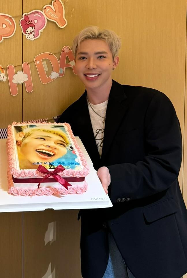 Hình  cả đời không muốn nhìn lại của Erik