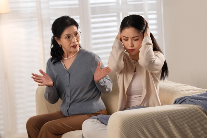 Con dâu không muốn sinh con tôi không phản đối nhưng có một hành động khiến con bé hoảng loạn tột độ