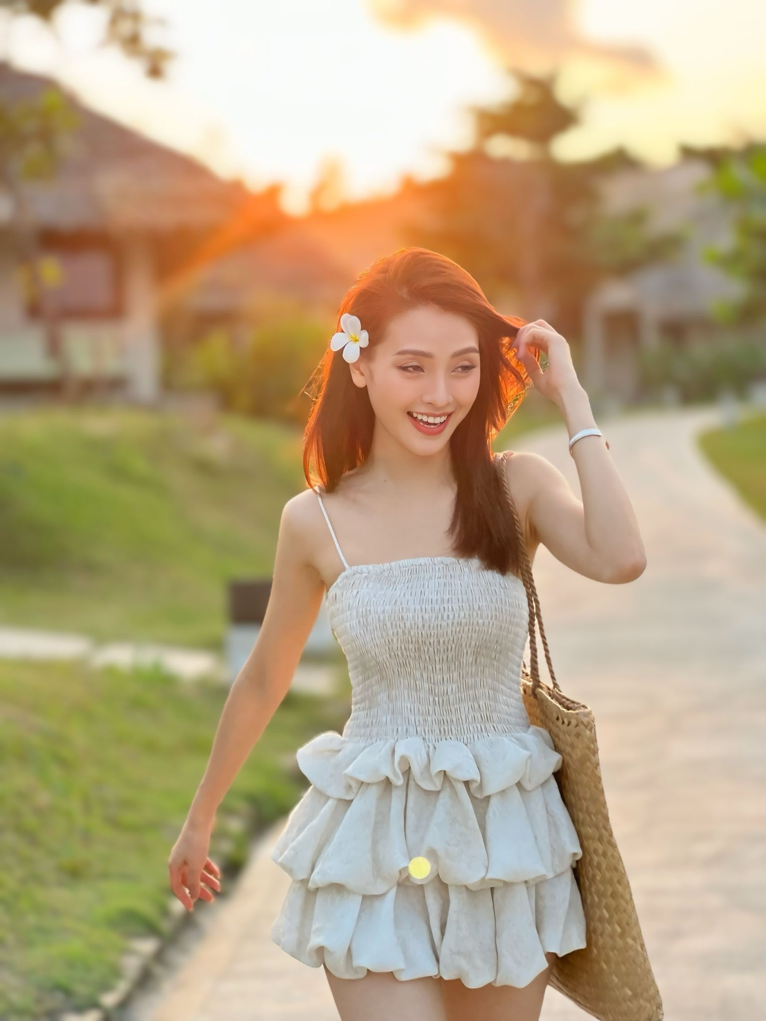 Học MC Huyền Trang 'Mù tạt' mix đồ từ công sở đến đi chơi  - Ảnh 13.