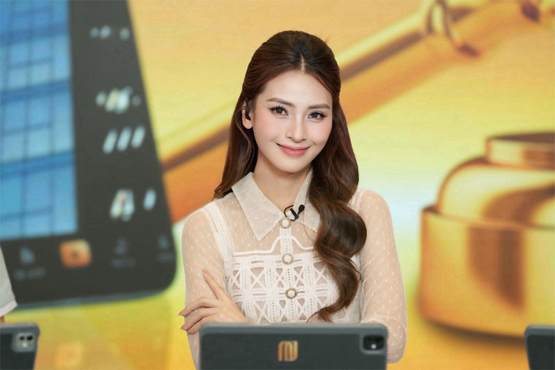 huyen trang2.jpg