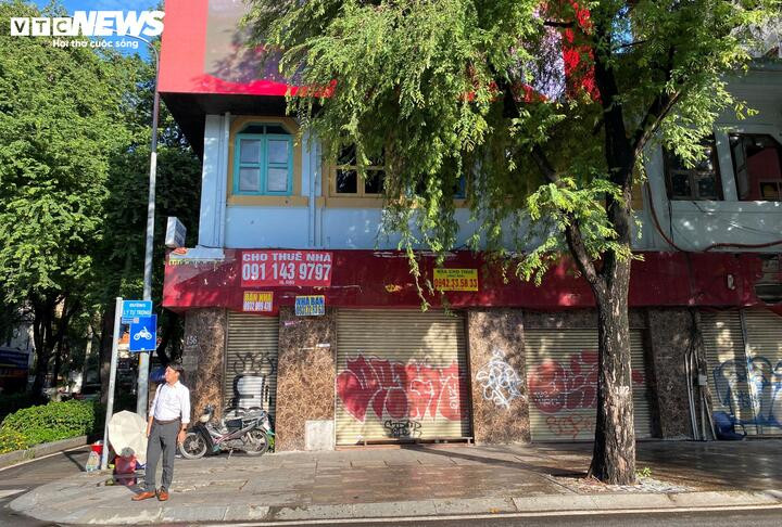 Nhiều mặt bằng đắc địa ở trung tâm TP.HCM vẫn chờ khách thuê. (Ảnh: Đại Việt)