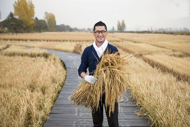 Nam diễn viên nổi tiếng bất ngờ muốn từ bỏ hết tài sản 350 tỷ đồng, tuổi 54 sống giản dị- Ảnh 7.