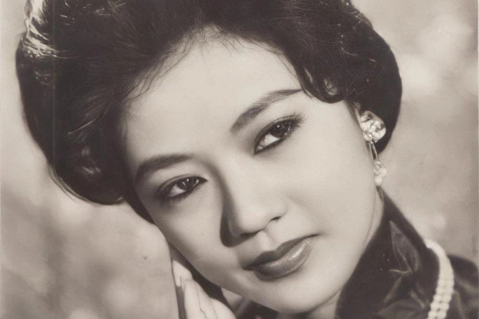 Nghệ sĩ Thanh Nga được mệnh danh là ''nữ hoàng sân khấu cải lương''.