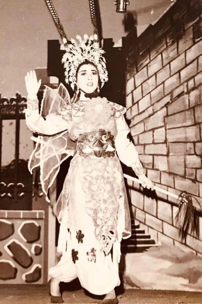 Tên tuổi của bà gắn liền với những vở cải lương kinh điển như