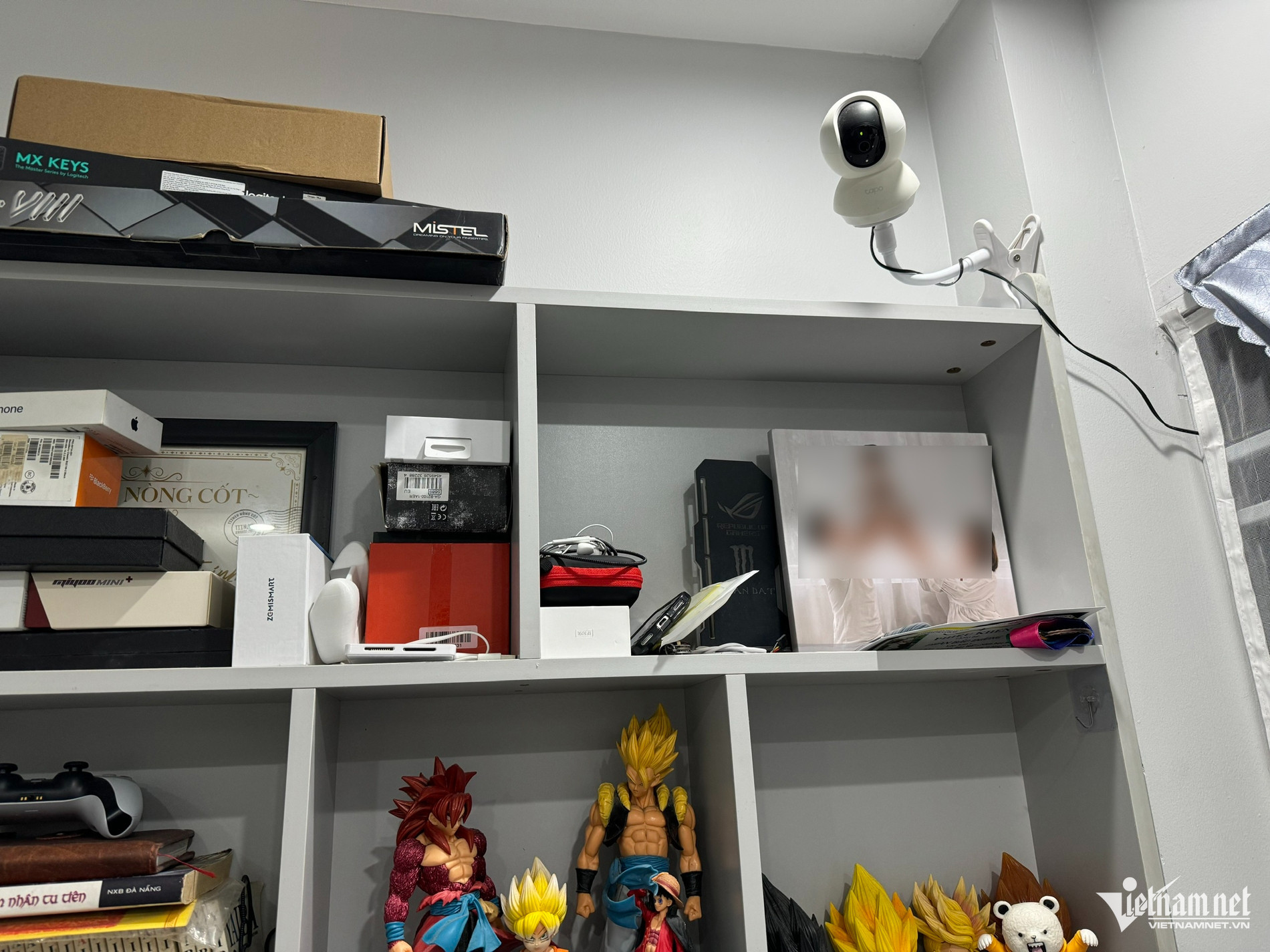 W-chồng lắp cam theo dõi.jpg