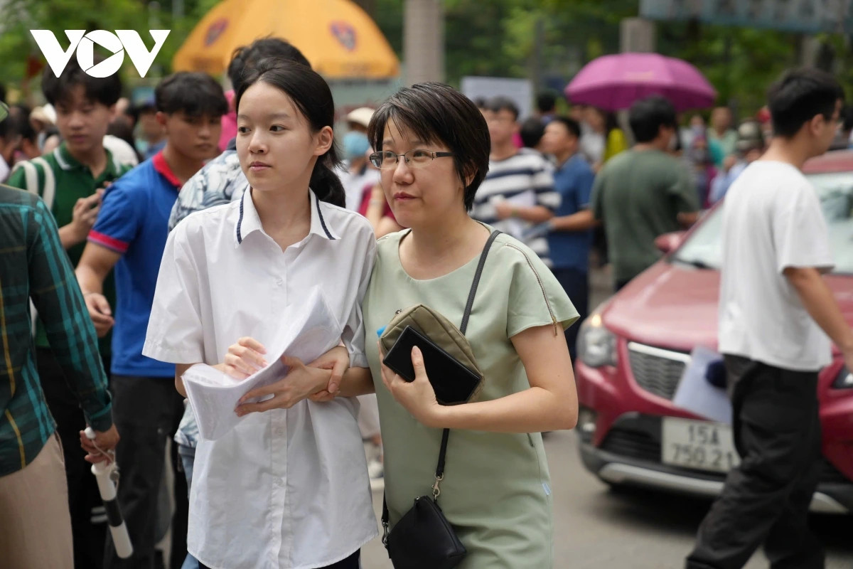 bo ky thi lop 10 lam sao de giam ap luc thi cu nhung van giu co che cong bang hinh anh 1