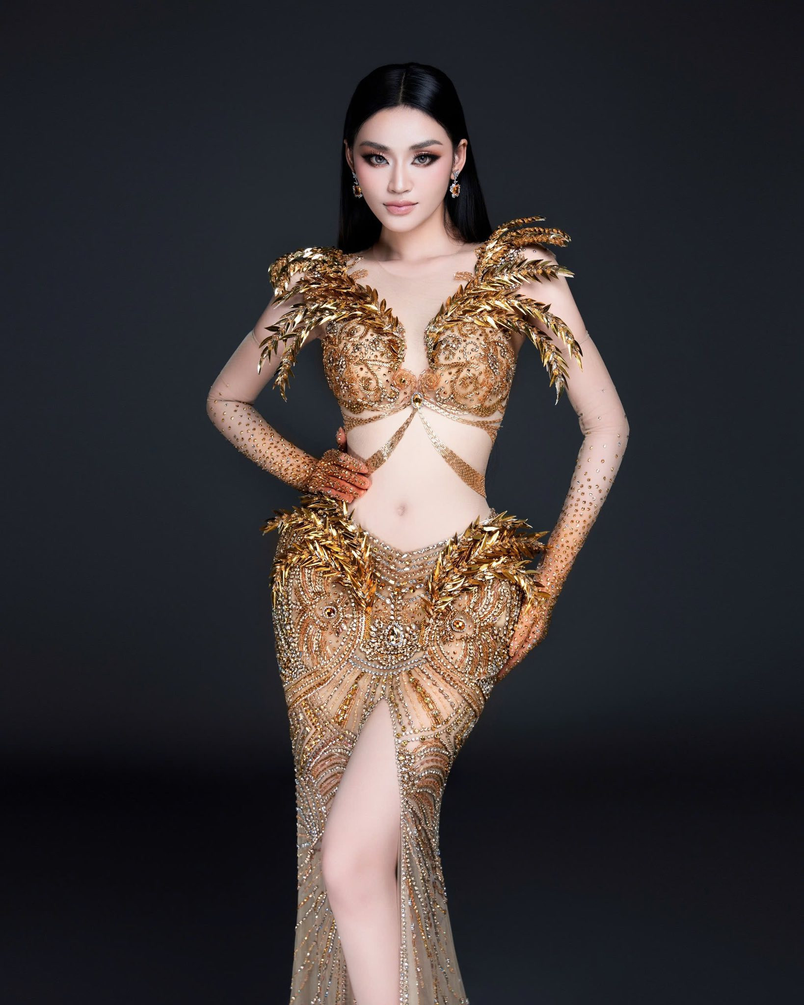 Yến Nhi công bố trang phục dạ hội Chung kết Miss Grand gây tranh cãi