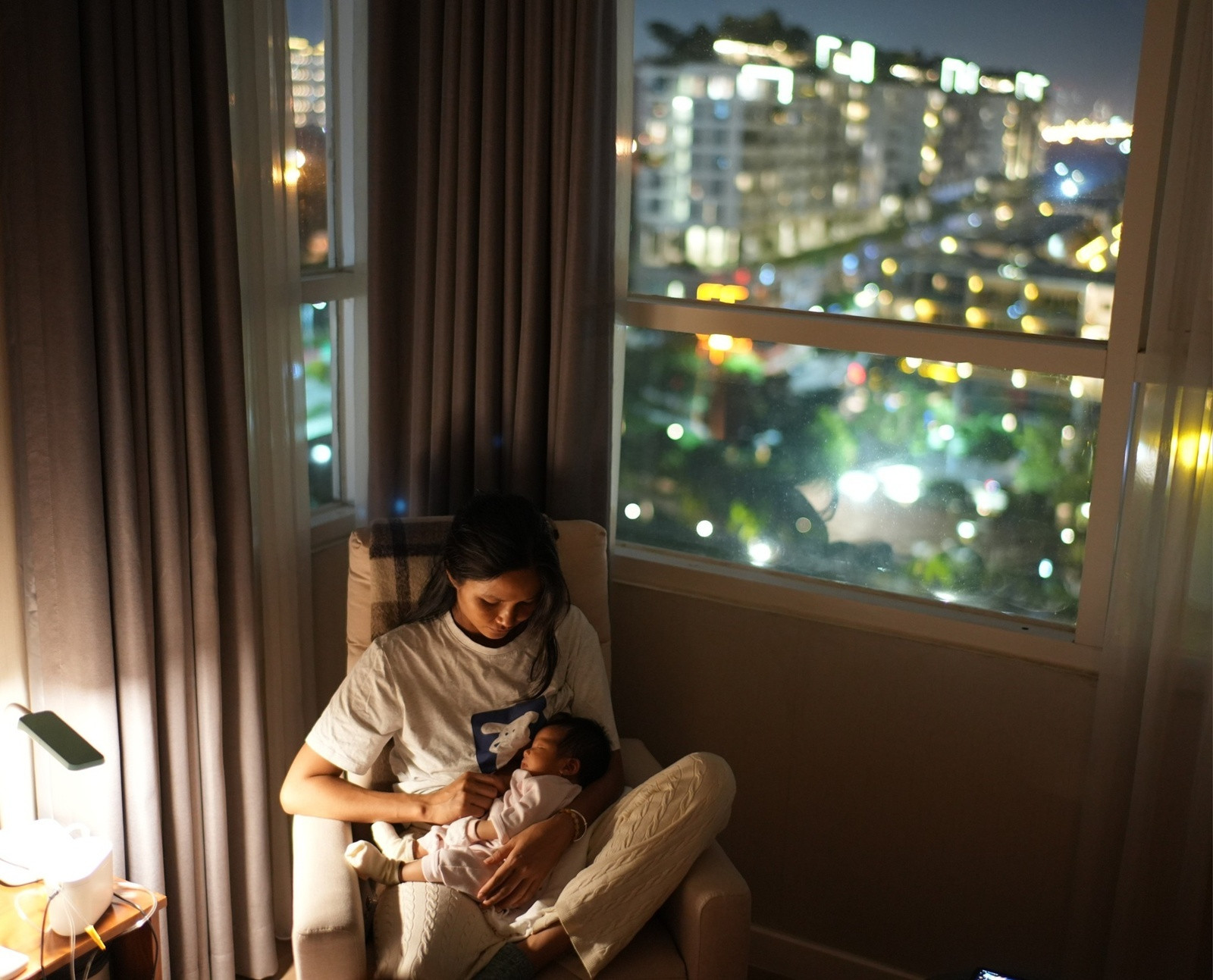 HHen Niê khoe con gái đầy tháng cư dân mạng nhận xét một điều