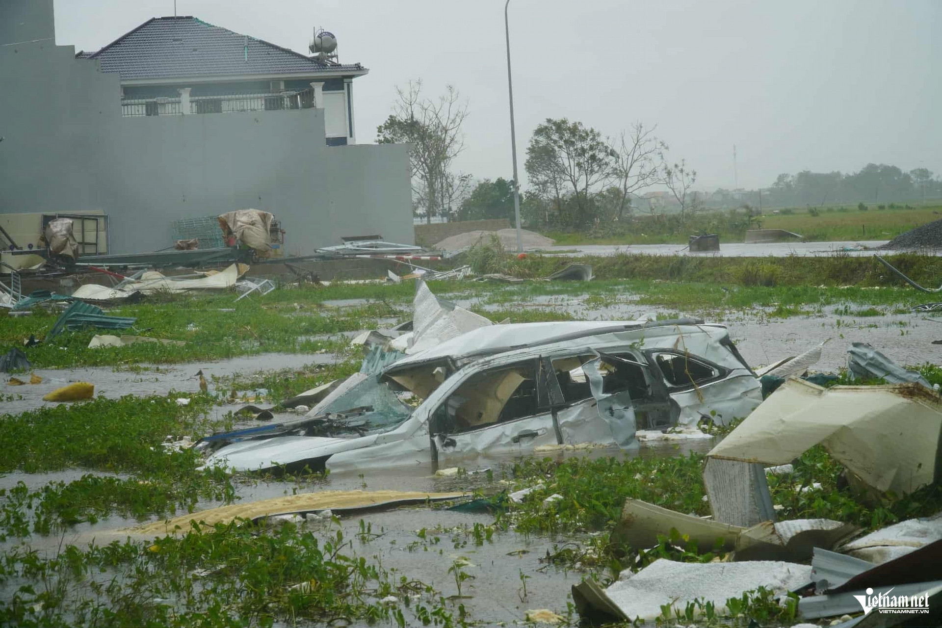 W-a2Chủ nhân kể giây phút xe.jpg