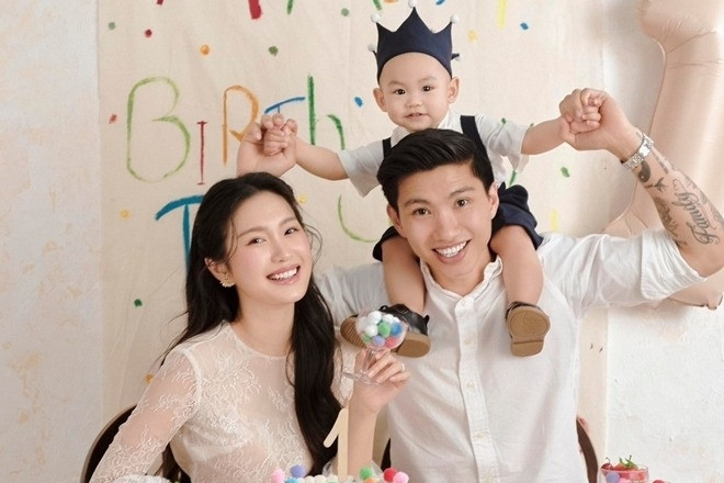 Doãn Hải My Đoàn Văn Hậu xả ảnh kỉ niệm 2 năm ngày cưới đẹp như bìa tạp chí