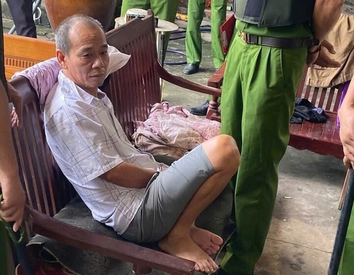 Nguyễn Hữu Tuấn bị lực lượng chức năng bắt giữ. (Ảnh: Công an xã Nghĩa Phương).