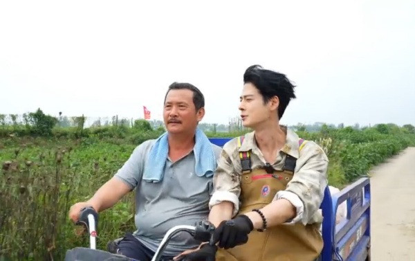 Nam thần điển trai, tài năng, hủy hôn với nàng thơ kém 19 tuổi, về quê nuôi cua kiếm tiền tỷ - Ảnh 10.