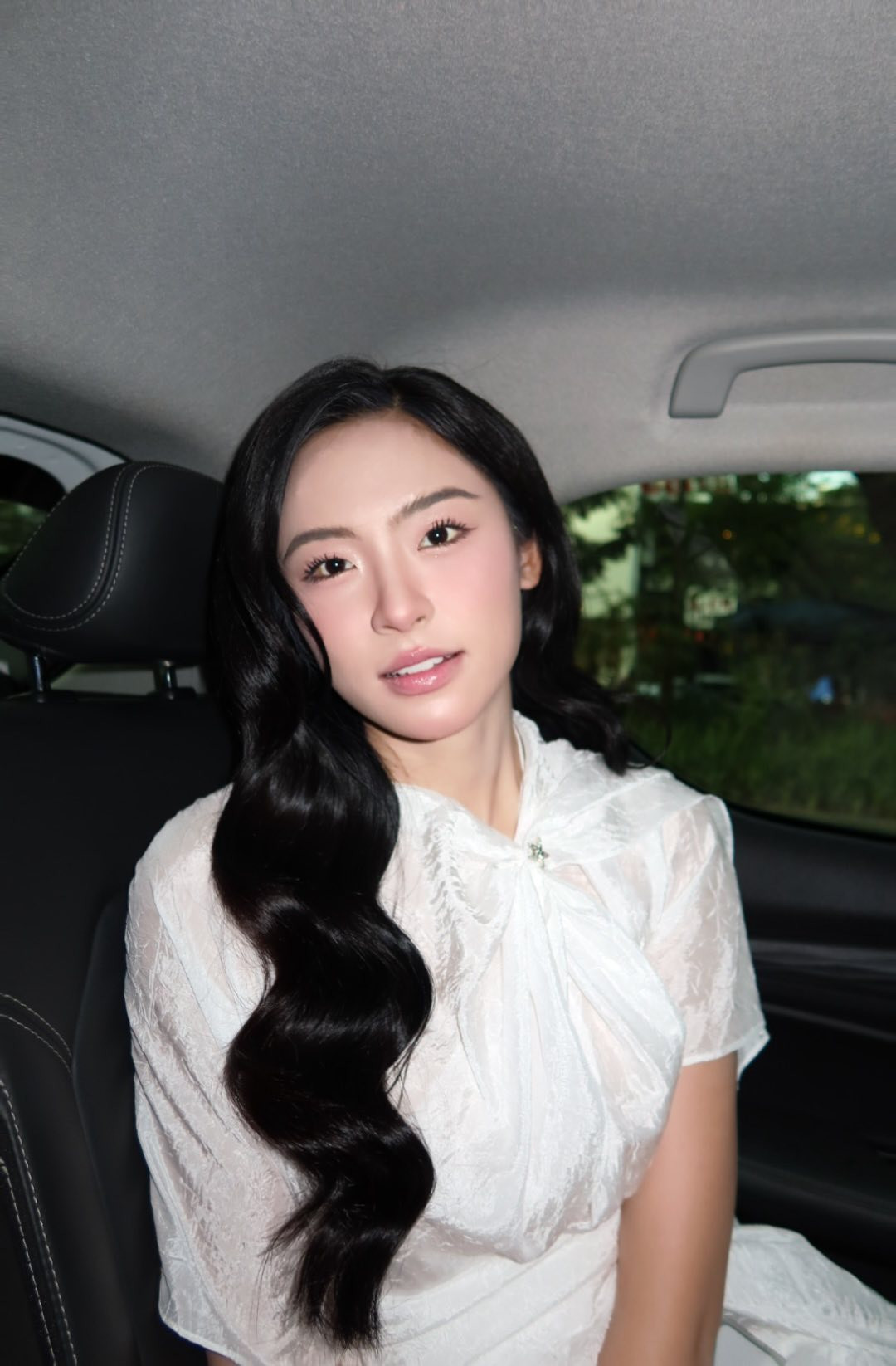 Á hậu quê Hải Phòng cuốn hút hơn sau 3 tháng đăng quang - Ảnh 2.