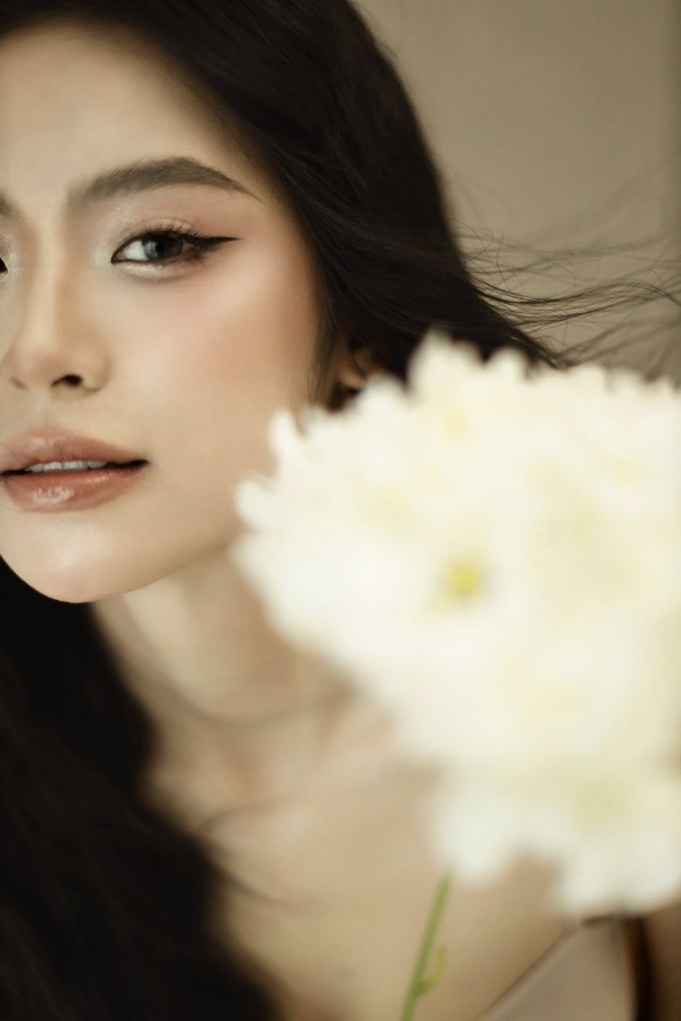 Á hậu quê Hải Phòng cuốn hút hơn sau 3 tháng đăng quang - Ảnh 4.